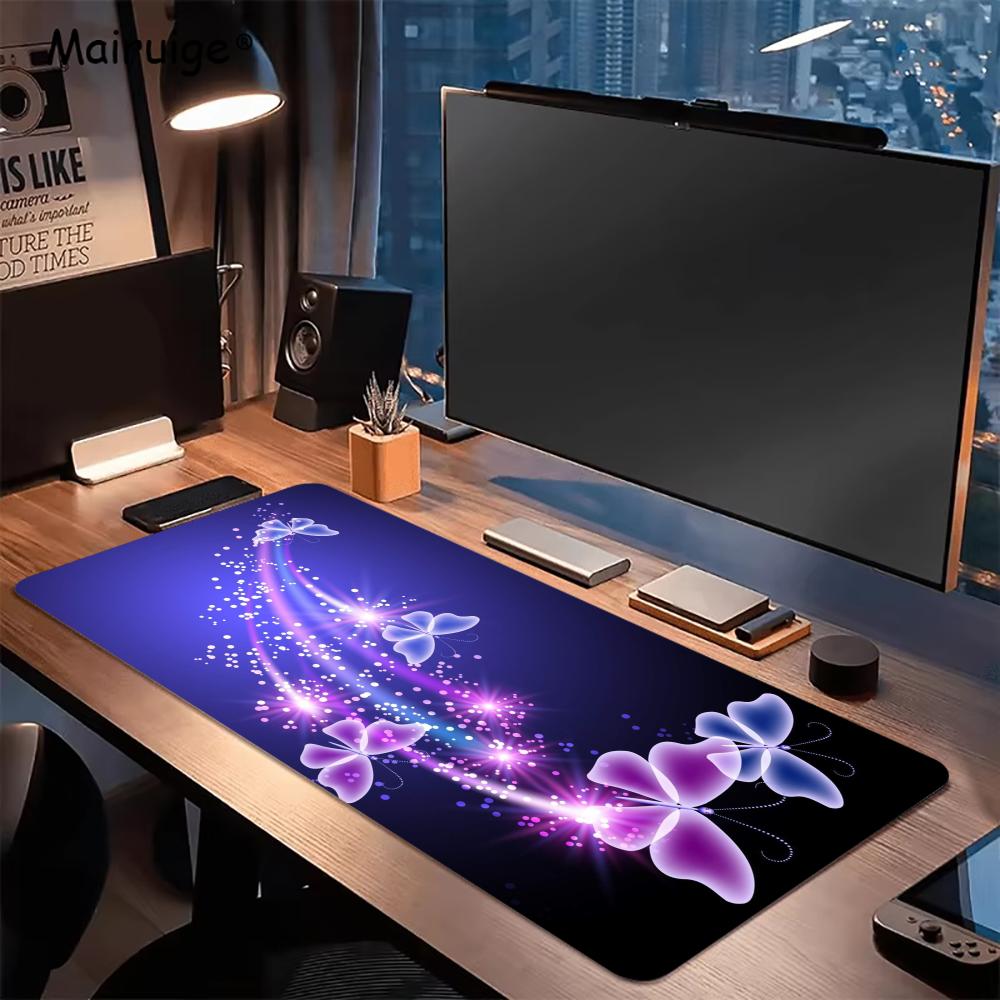 Desk Setup Artist - 빛나는 보라색과 파란색의 예술적인 나비 모양